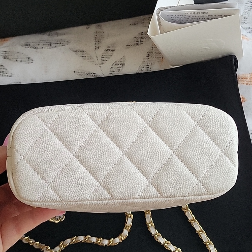 Chanel Ivory Quilted Clutch on Chain - Picture 9 of 9